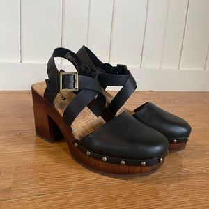 NEW Korks “Wendy” Clogs